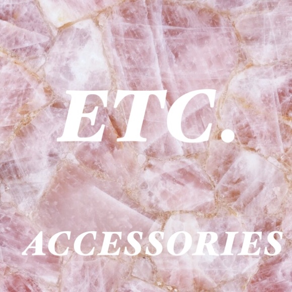 ACCESSORIES - Picture 1 of 1